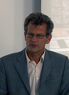 Prof. Dr. Bernhard Uehleke Portrait